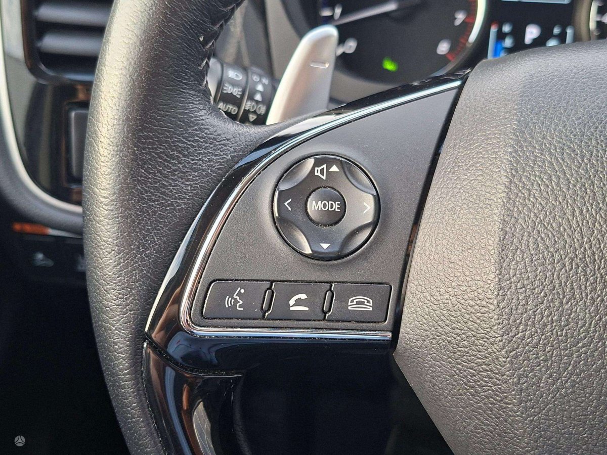 Mitsubishi Outlander Visureigis / Krosoveris Benzinas