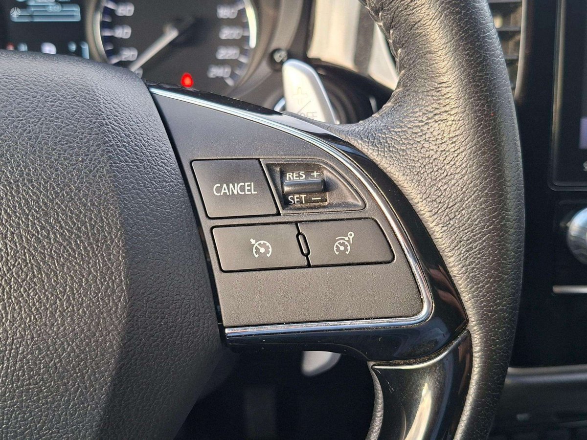 Mitsubishi Outlander Visureigis / Krosoveris Benzinas