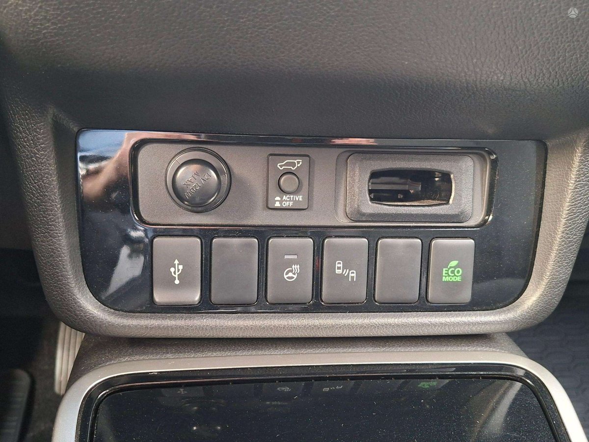 Mitsubishi Outlander Visureigis / Krosoveris Benzinas