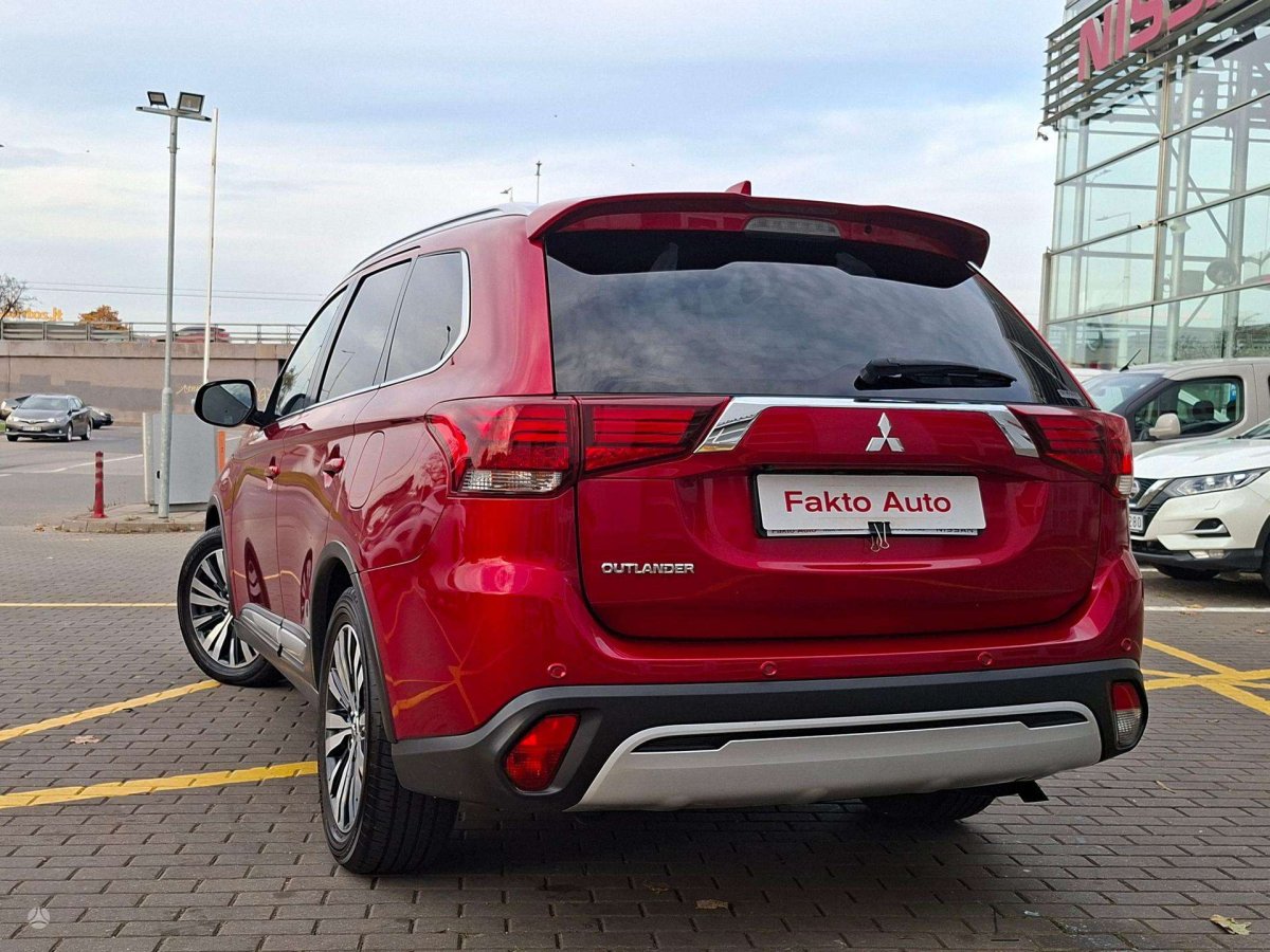 Mitsubishi Outlander Visureigis / Krosoveris Benzinas
