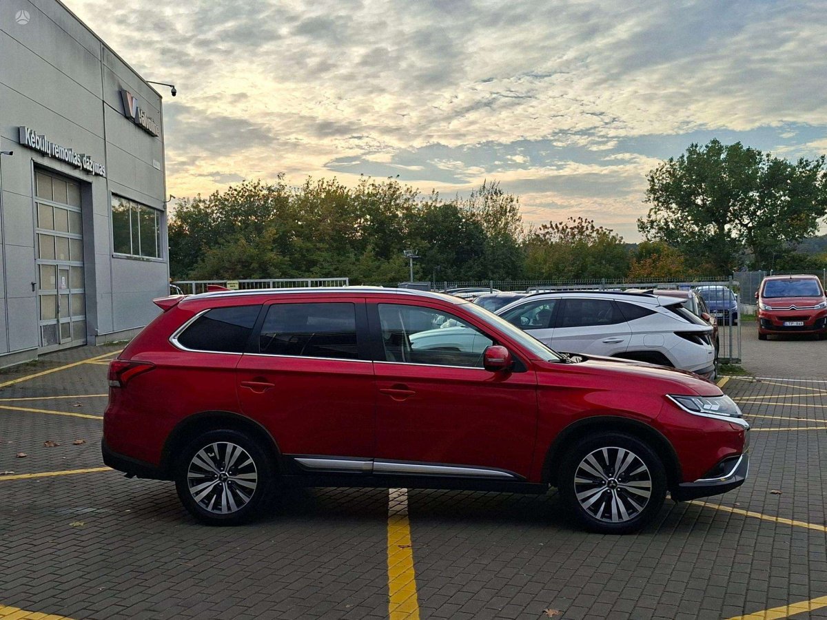 Mitsubishi Outlander Visureigis / Krosoveris Benzinas
