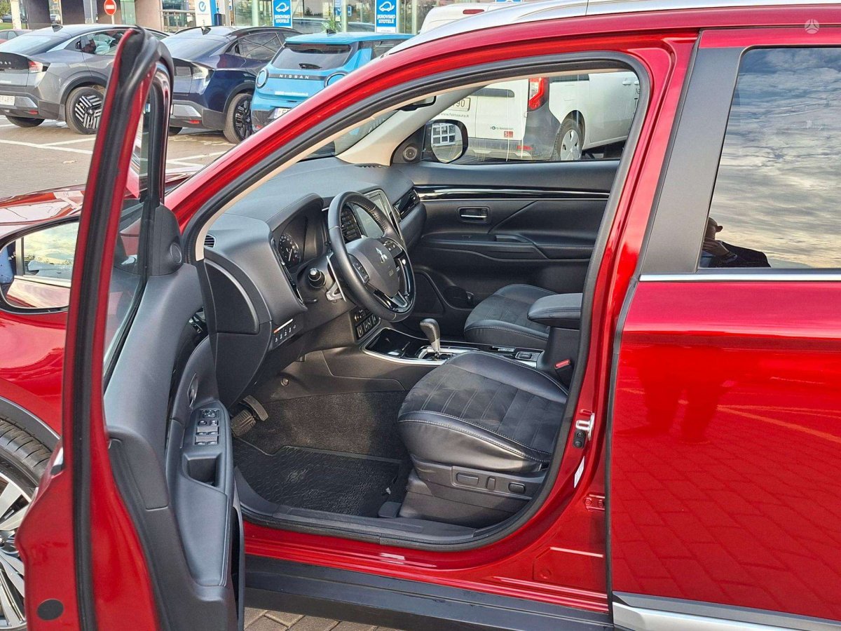 Mitsubishi Outlander Visureigis / Krosoveris Benzinas