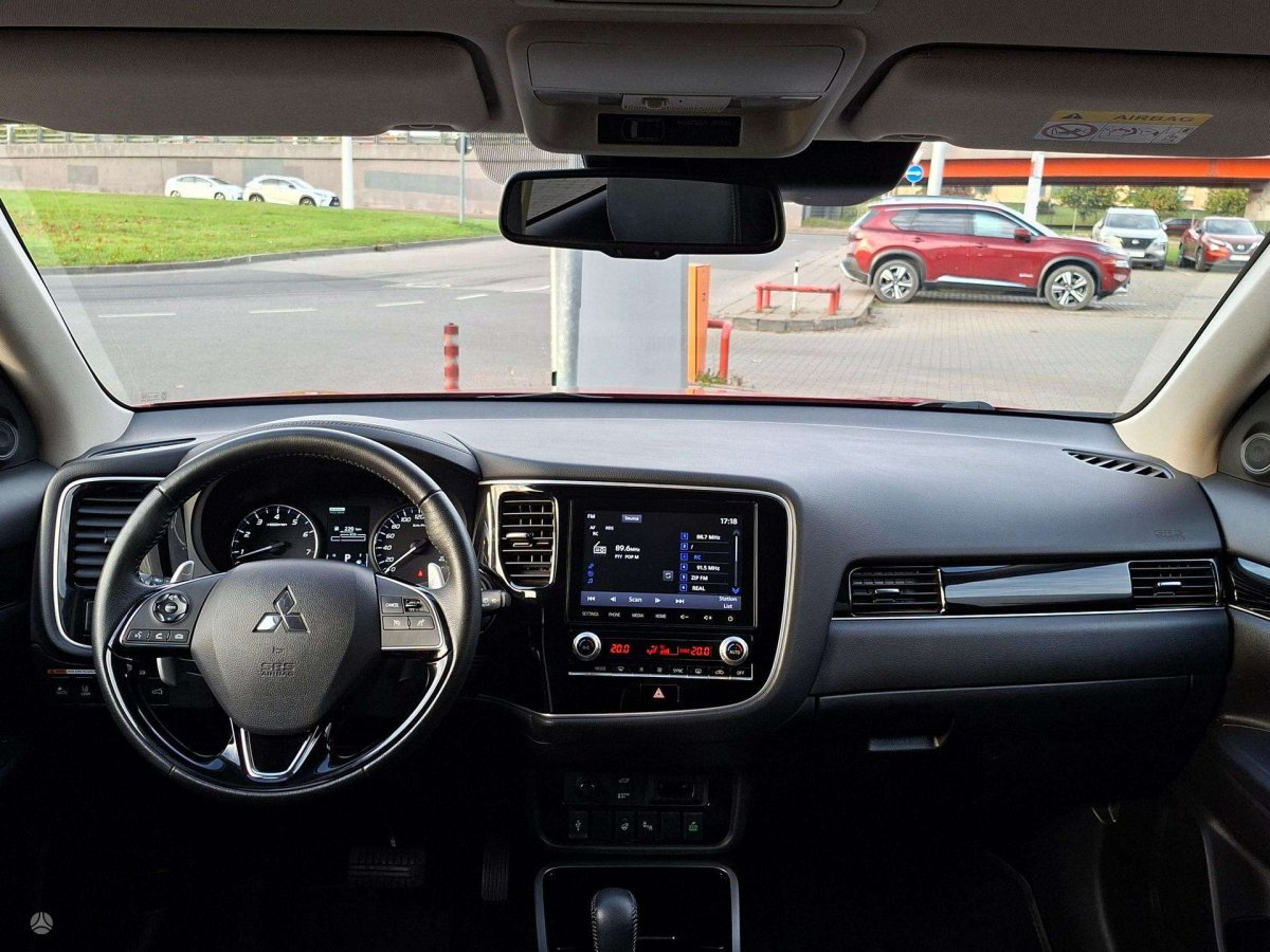 Mitsubishi Outlander Visureigis / Krosoveris Benzinas