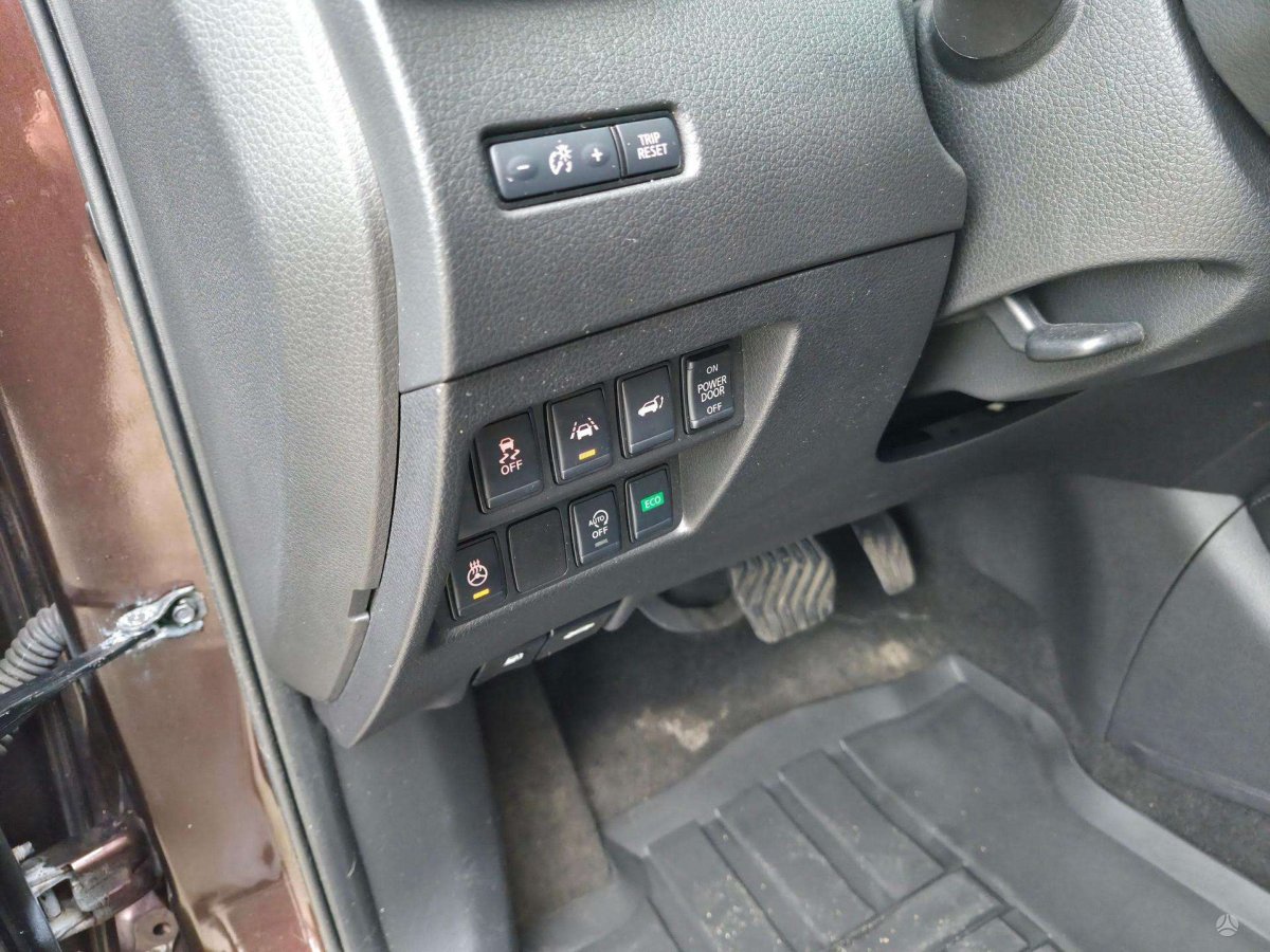 Nissan X-Trail Visureigis / Krosoveris Benzinas