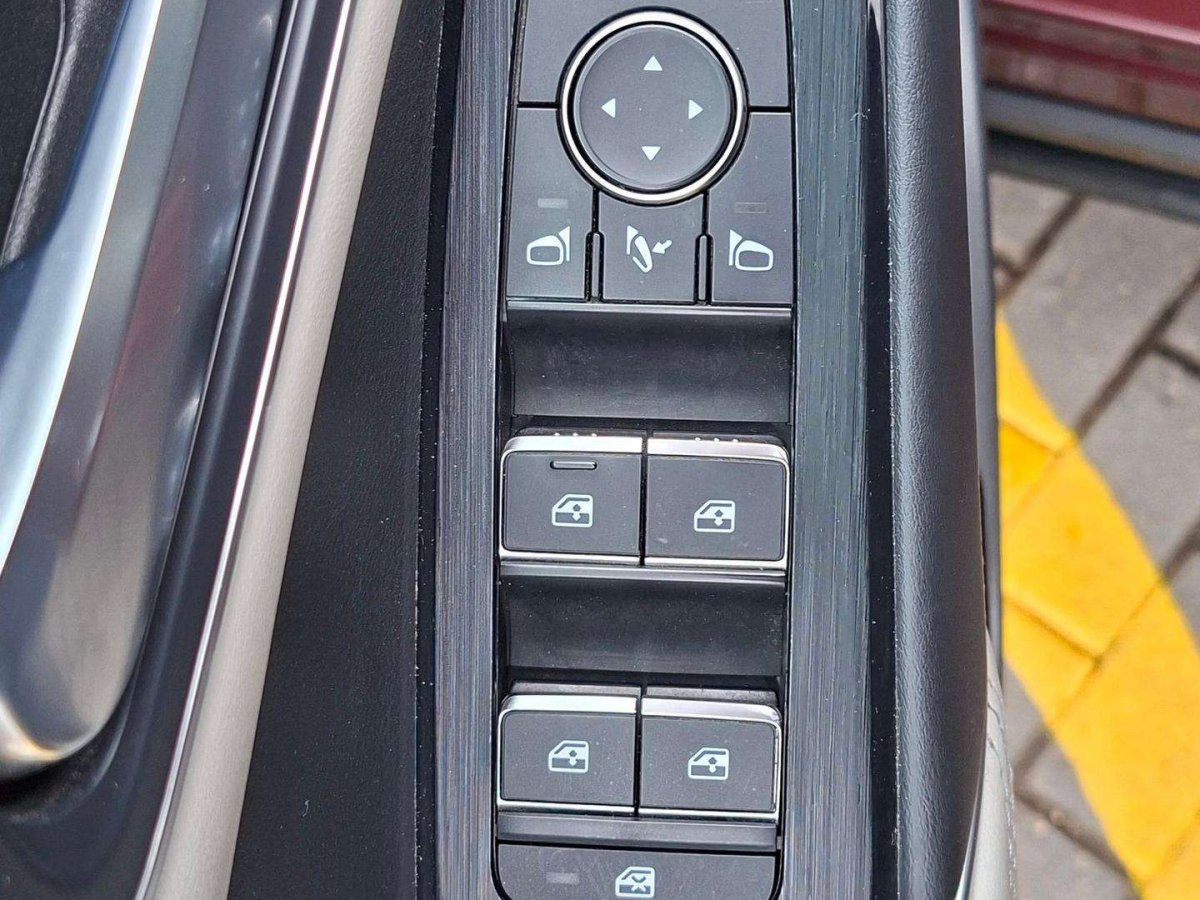 Nissan Qashqai Visureigis / Krosoveris Benzinas / elektra