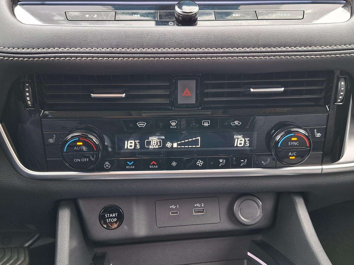 Nissan X-Trail Visureigis / Krosoveris Benzinas / elektra