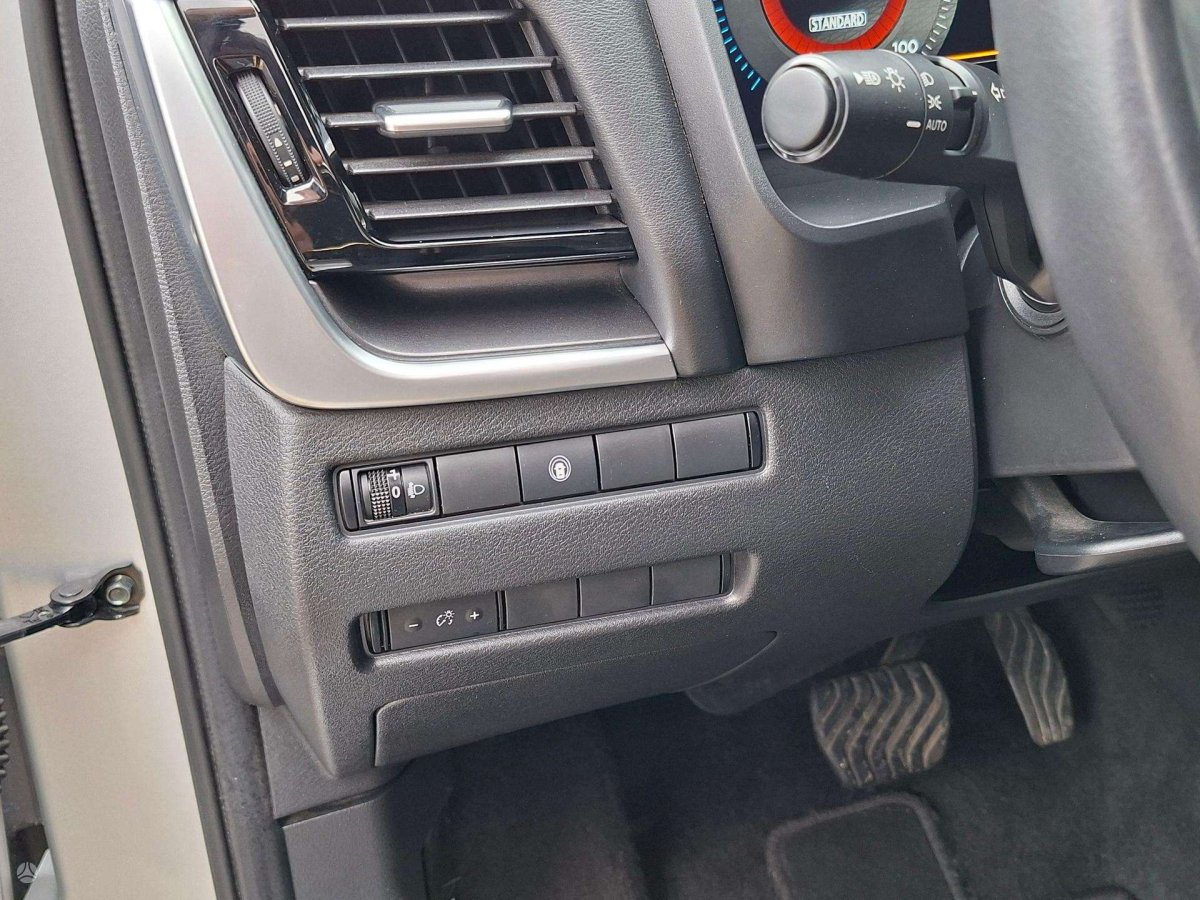 Nissan X-Trail Visureigis / Krosoveris Benzinas / elektra